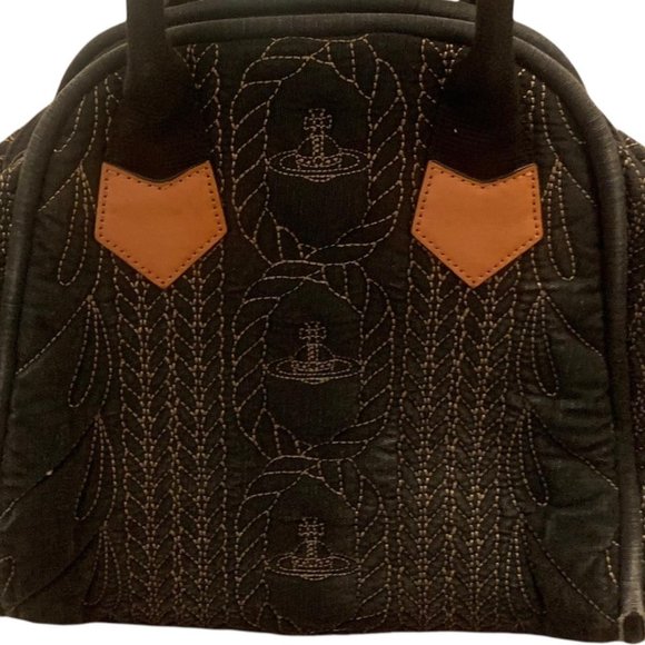 Vivienne Westwood Quilted Orb Handbag- PRICE IS FINAL AND NON-NEGOTIABLE - Picture 2 of 14